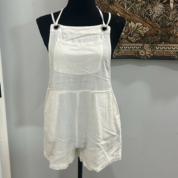 HYFVE Cream Linen Blend Romper.‎ Size M (984K) - Picture 1 of 14
